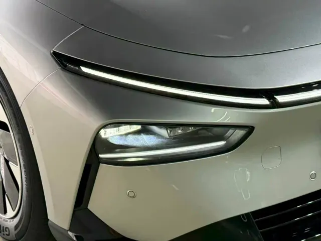 Xpeng P7+ — Фото автомобиля 23
