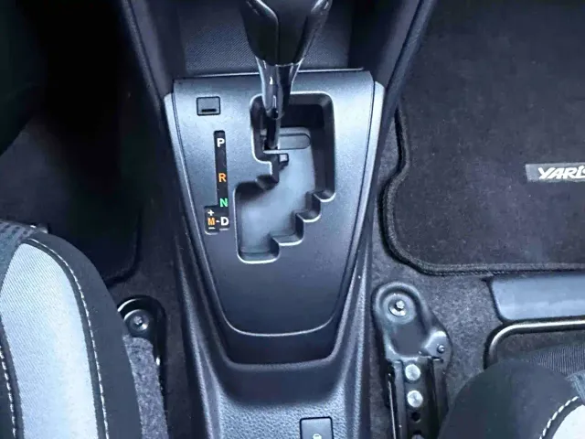 Toyota YARiS L Zhi Xuan 2022 1.5L CVT Leading PLUS Edition — Фото автомобиля 15