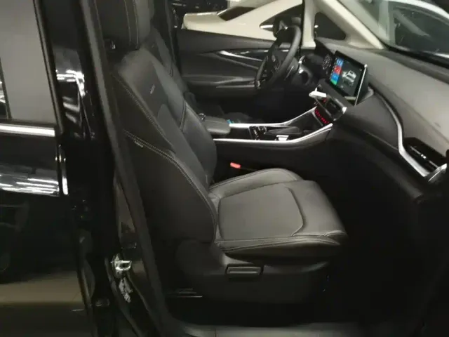 Maxus G50 — Фото автомобиля 24