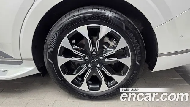 Kia Canival Carnival 4 поколение Бензин 7 мест Hi-Limousine — Фото автомобиля 5