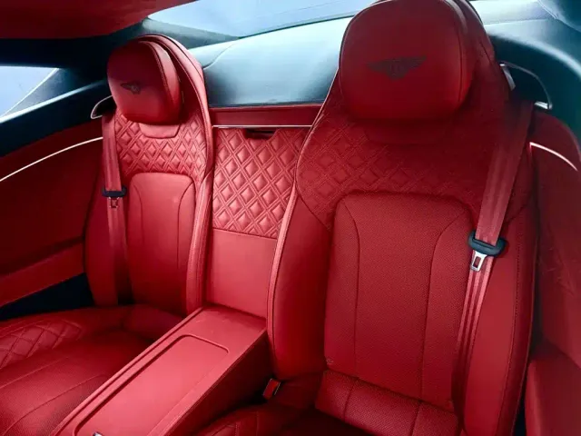 Bentley Continental — Фото автомобиля 12