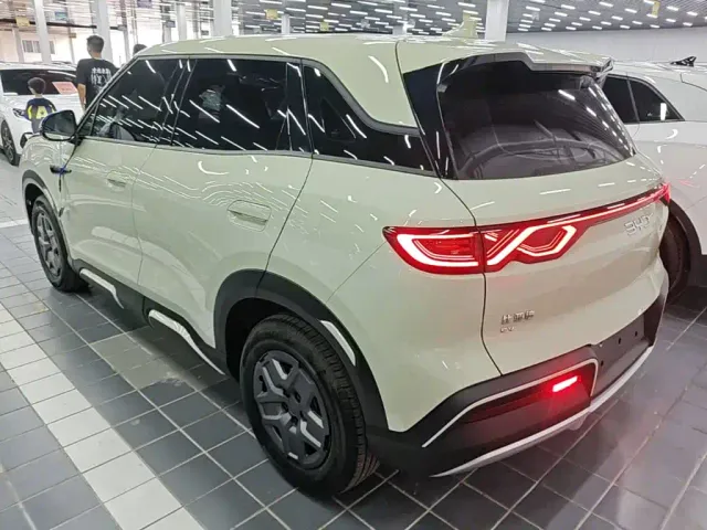 BYD Yuan UP — Фото автомобиля 4