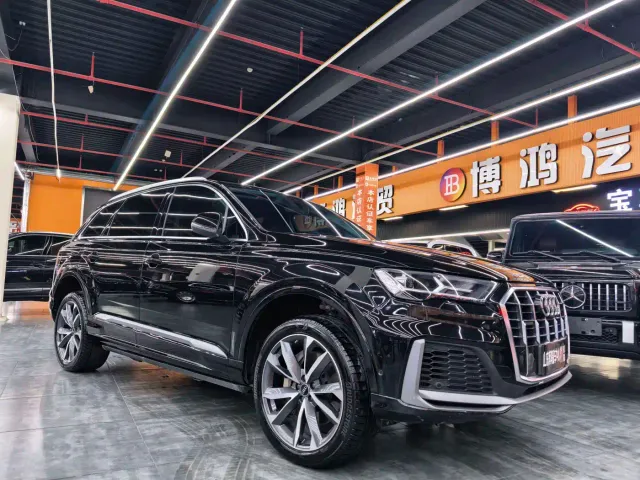 Audi Q7 — Фото автомобиля 3