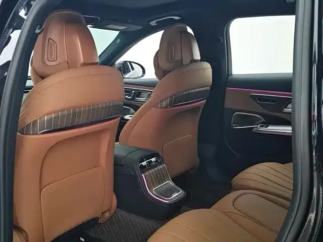 Mercedes-Benz E-Class — Фото автомобиля 18