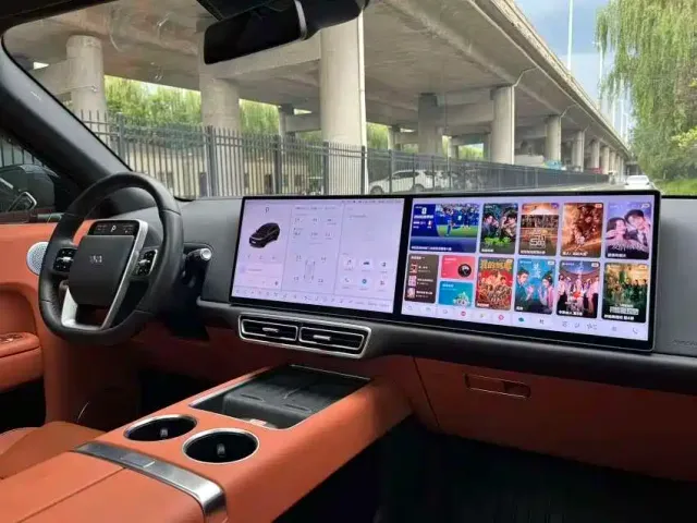 Li Auto L8 — Фото автомобиля 10