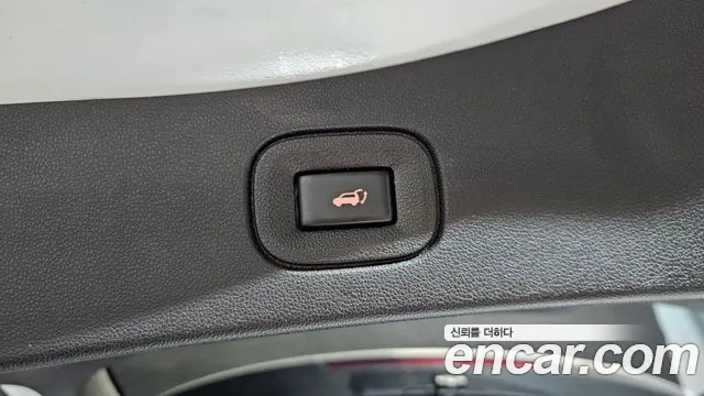 Renault-KoreaSamsung QM6 Новый QM6 2.0 LPe Première 2WD — Фото автомобиля 30