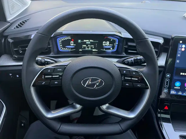 Hyundai Custo — Фото автомобиля 5