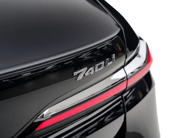 BMW 7 Series — Фото автомобиля 9