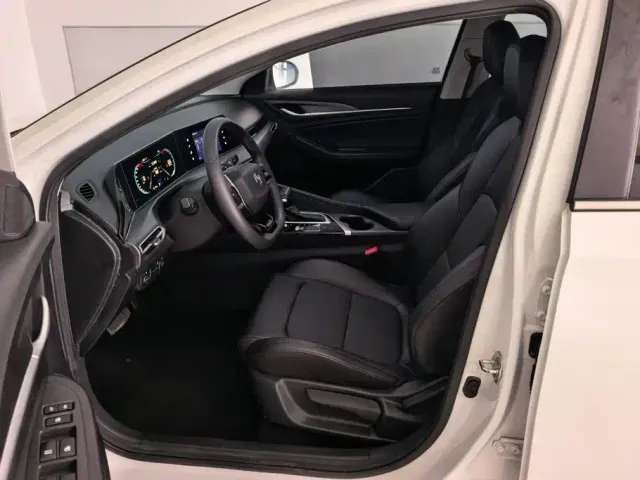 Changan Eado — Фото автомобиля 9