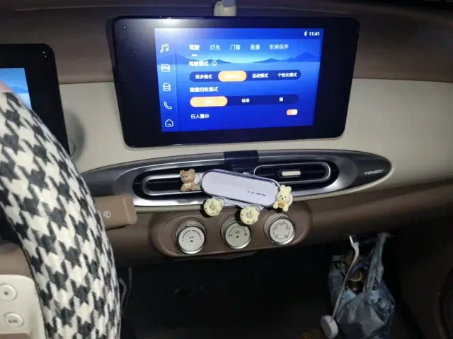 Wuling Hongguang Mini EV — Фото автомобиля 9