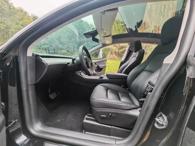 Tesla Model Y — Фото автомобиля 4