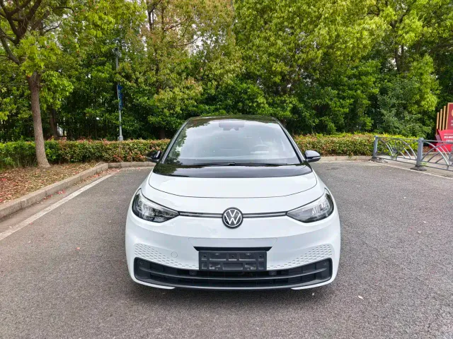 Volkswagen ID.3 — Фото автомобиля 2