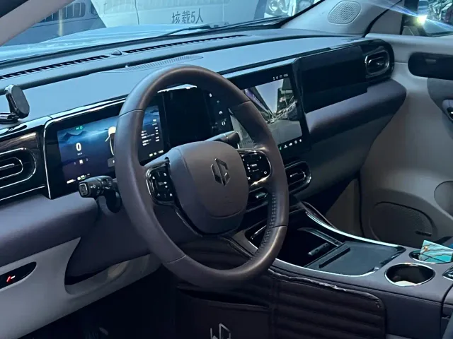 Leapmotor C11 — Фото автомобиля 6