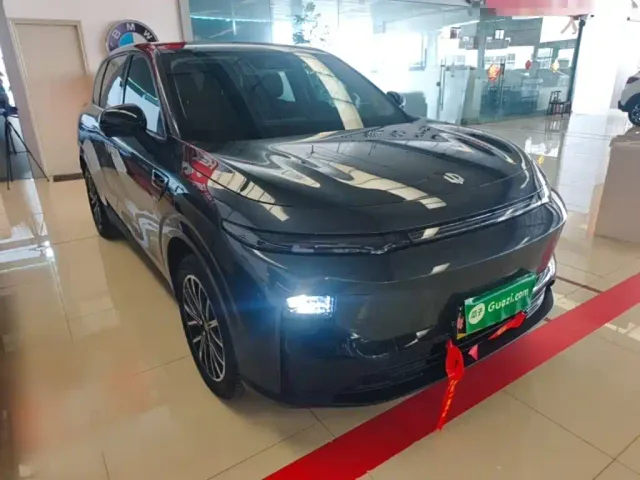 Leapmotor B10 — Фото автомобиля 3