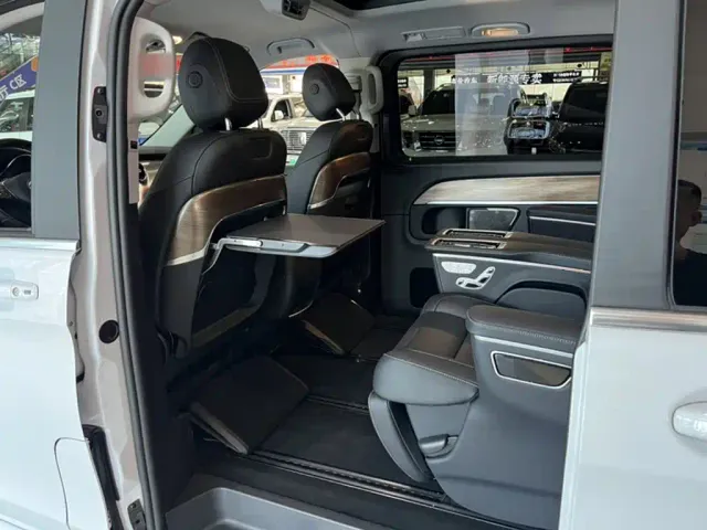 Mercedes-Benz V-Class — Фото автомобиля 20