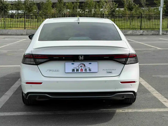 Honda Accord — Фото автомобиля 8