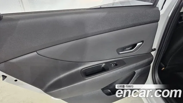 Hyundai AVANTE Modern — Фото автомобиля 25