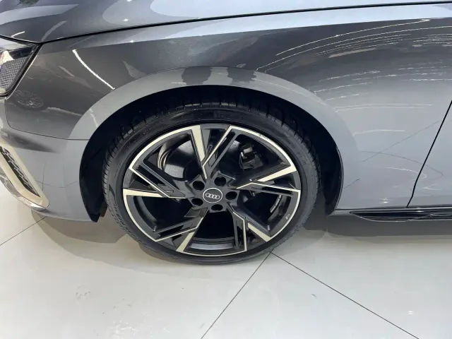 Audi A4L — Фото автомобиля 10