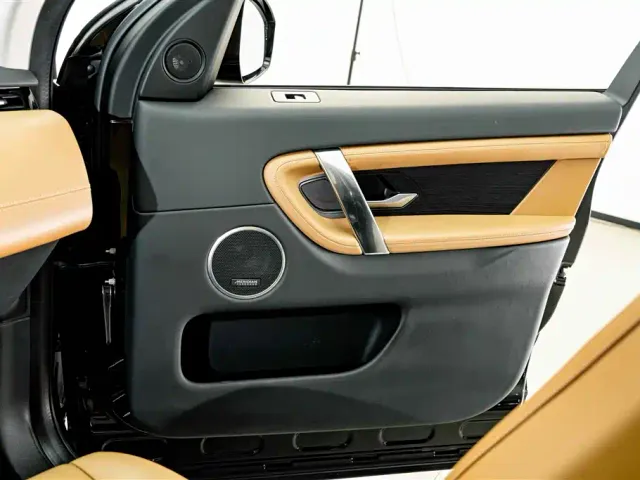 Land Rover Discovery Sport — Фото автомобиля 16