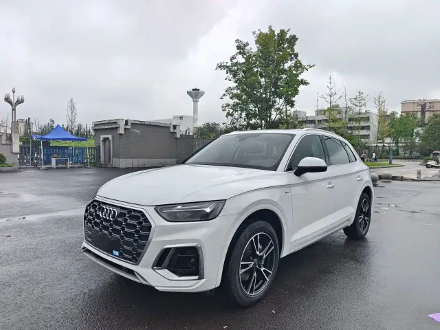Фотография автомобиля — Audi Q5L