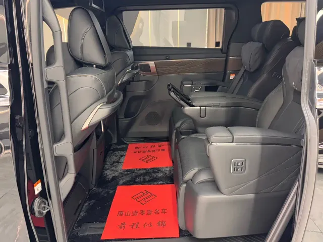 Toyota Vellfire — Фото автомобиля 18