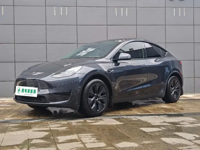 Фотография автомобиля — Tesla Model Y