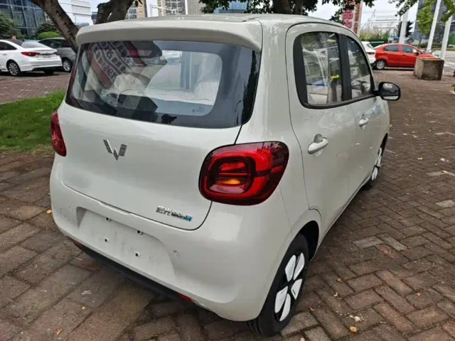 Wuling Hongguang Mini EV — Фото автомобиля 6