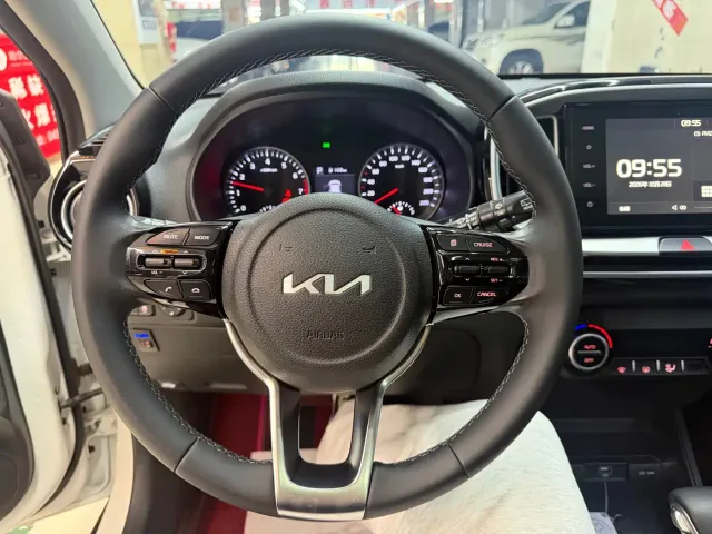 Kia KX1 — Фото автомобиля 9