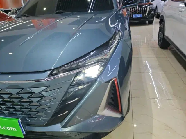 Changan Z6 — Фото автомобиля 23