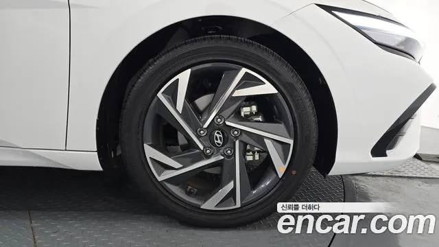 Hyundai AVANTE Новый Avante (CN7) — Фото автомобиля 22