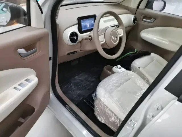 Wuling Hongguang Mini EV — Фото автомобиля 15