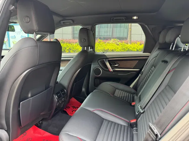 Land Rover Discovery Sport — Фото автомобиля 8