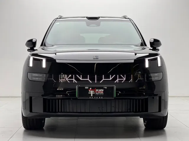 Lynk & Co 900 — Фото автомобиля 2