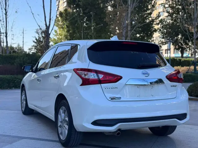 Nissan Tiida — Фото автомобиля 9