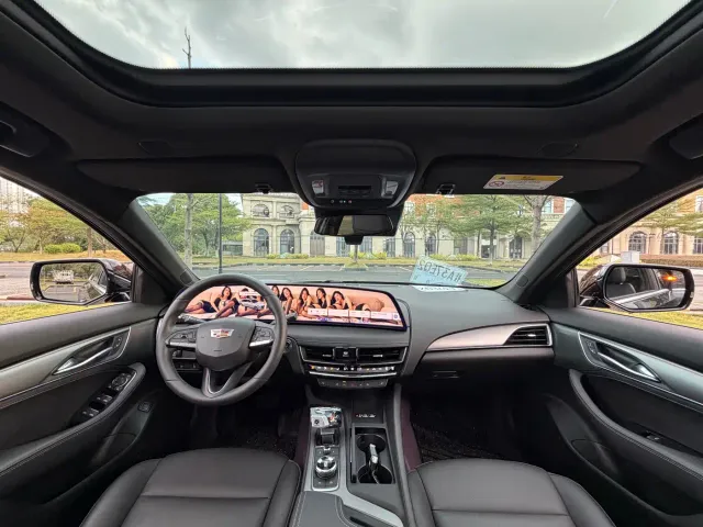 Cadillac CT5 — Фото автомобиля 12