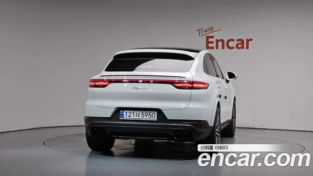 Porsche Cayenne — Фото автомобиля 3