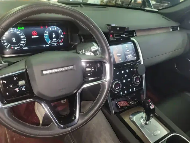 Land Rover Discovery Sport — Фото автомобиля 9