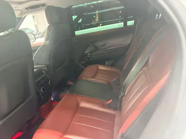 Land Rover Range Rover Sport — Фото автомобиля 15