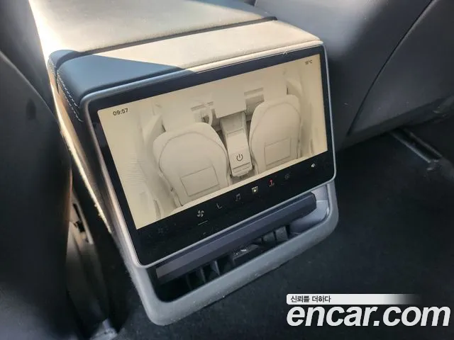 Tesla Model 3 — Фото автомобиля 13