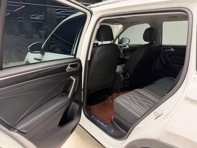 Volkswagen Tiguan L PHEV — Фото автомобиля 12