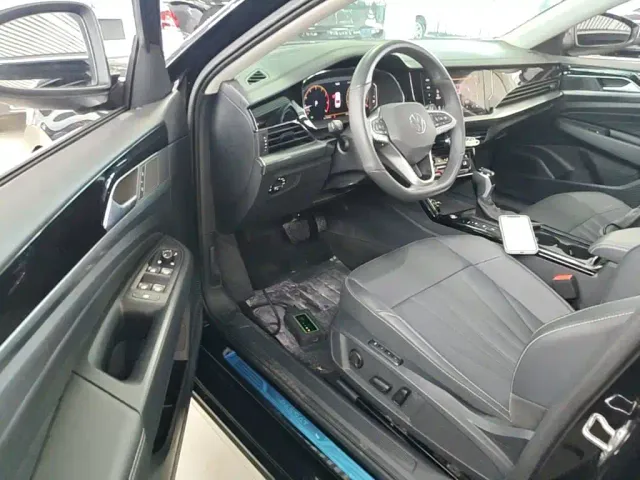 Volkswagen Passat — Фото автомобиля 15