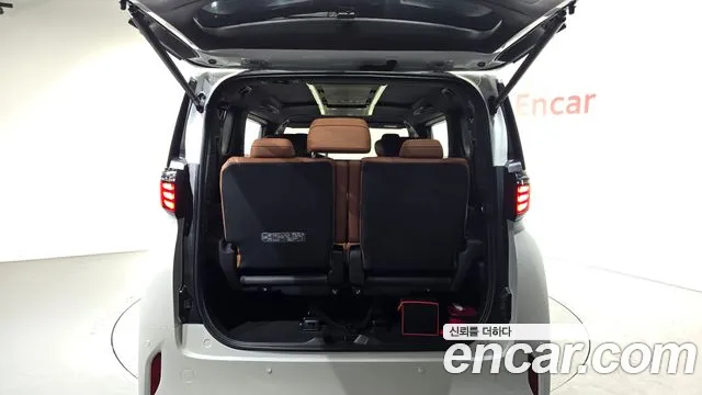 Toyota Alphard — Фото автомобиля 16