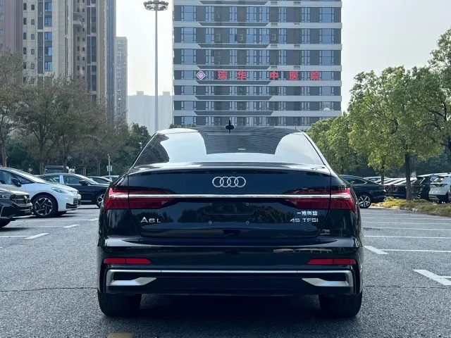 Audi A6L — Фото автомобиля 5