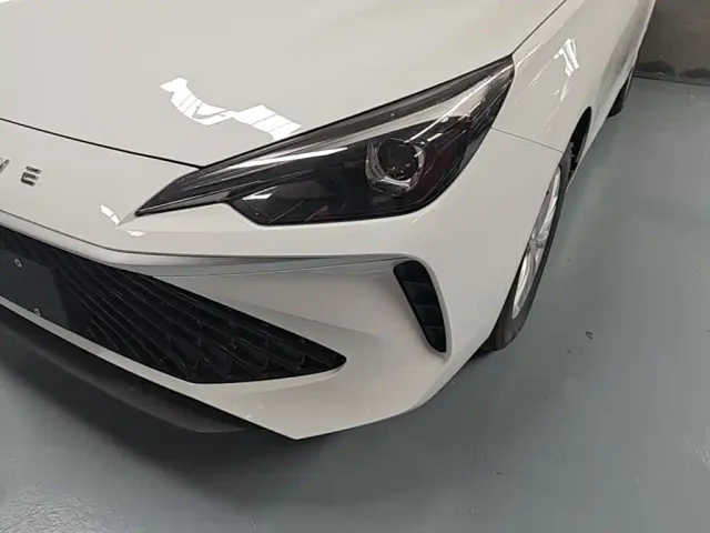 Roewe i5 — Фото автомобиля 23