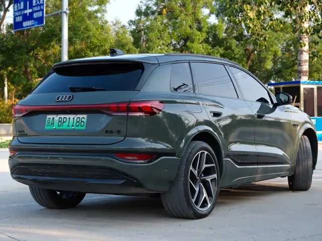 Audi Q6L e-tron — Фото автомобиля 13