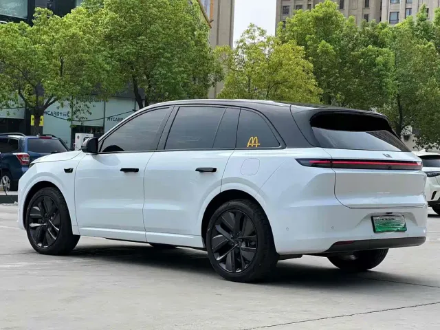 Li Auto L6 — Фото автомобиля 8