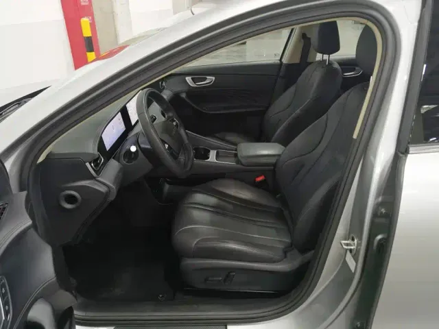 Roewe D7 — Фото автомобиля 10