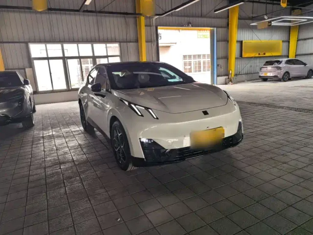 Lynk & Co Z20 — Фото автомобиля 3