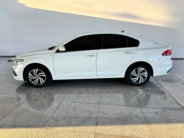 Volkswagen Bora — Фото автомобиля 2