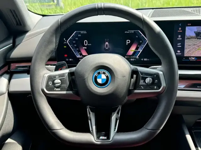 BMW i5 — Фото автомобиля 15